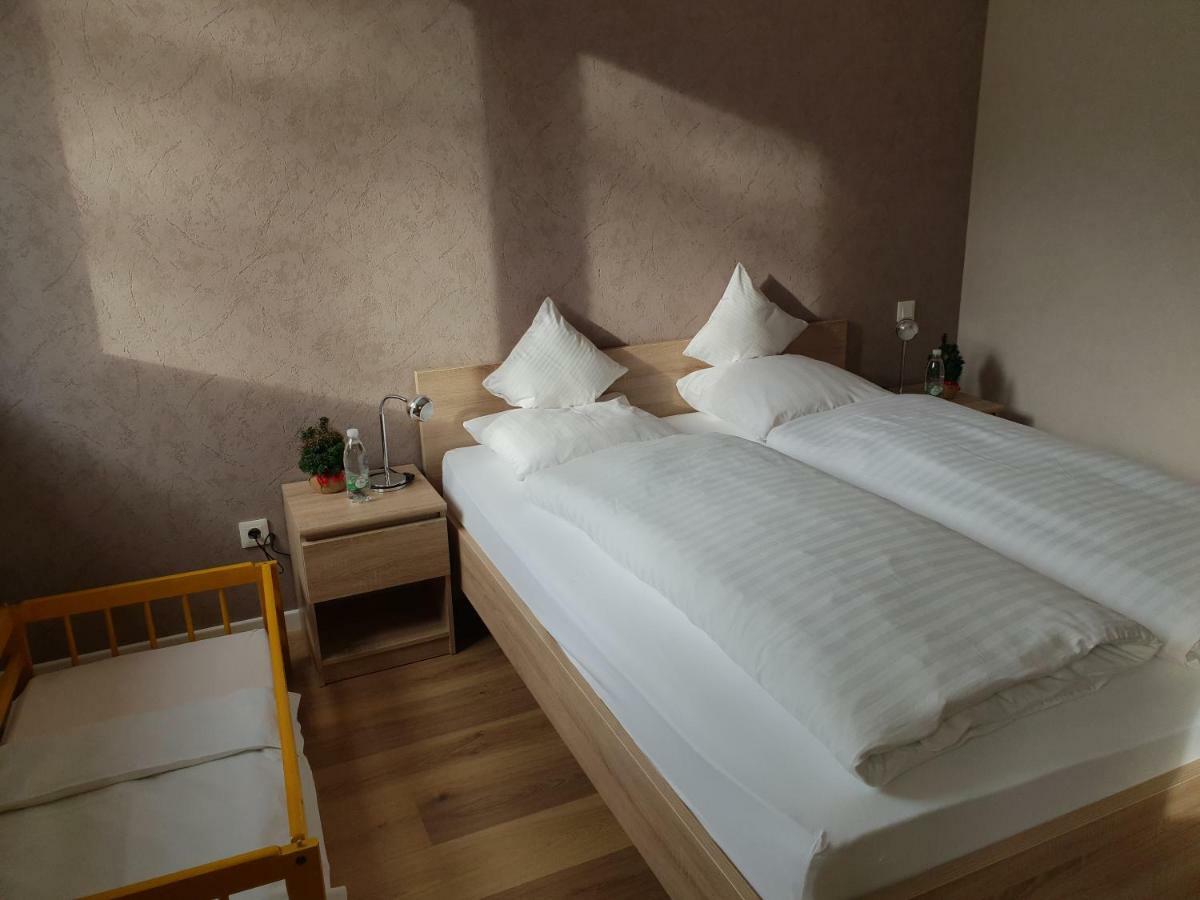 Meubles Du 25 N2 F2 Rdc Daire Niederbronn-les-Bains Dış mekan fotoğraf